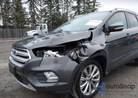 2018 Ford Escape Titanium из США, поврежденный, VIN 1FMCU0J98JUB16793